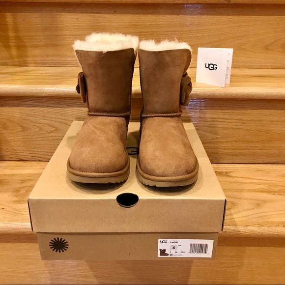 UGG Daelynn Boots -size 4 (BNWB) - Picture 3 of 5